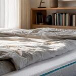 Vista de un colchón modular en un dormitorio sereno