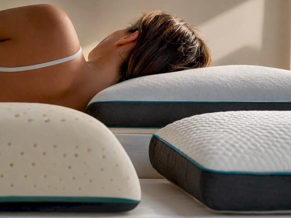 Cuello bien alineado sobre una almohada adecuada